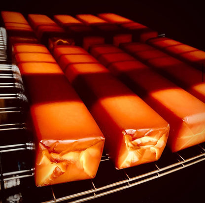 【予約 8:30】元旦、出来立て手作りスモークチーズ・まるまる1本【直接のお渡しのみ】