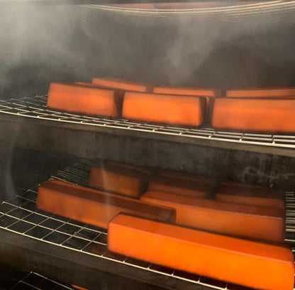 【予約 8:30】元旦、出来立て手作りスモークチーズ・ロング【直接のお渡しのみ】